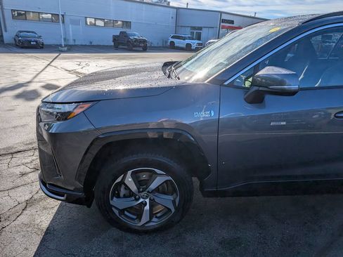 Used 2023 Toyota RAV4 SE AWD/4WD image 2