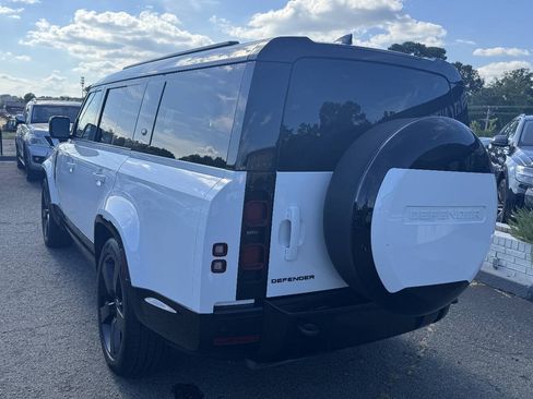 Used 2024 Land Rover Defender 130 X-Dynamic SE AWD/4WD image 15