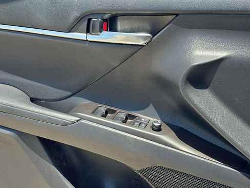 Used 2022 Toyota Camry XSE FWD image 23