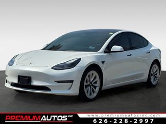 Used 2022 Tesla Model 3 Standard Range image 1