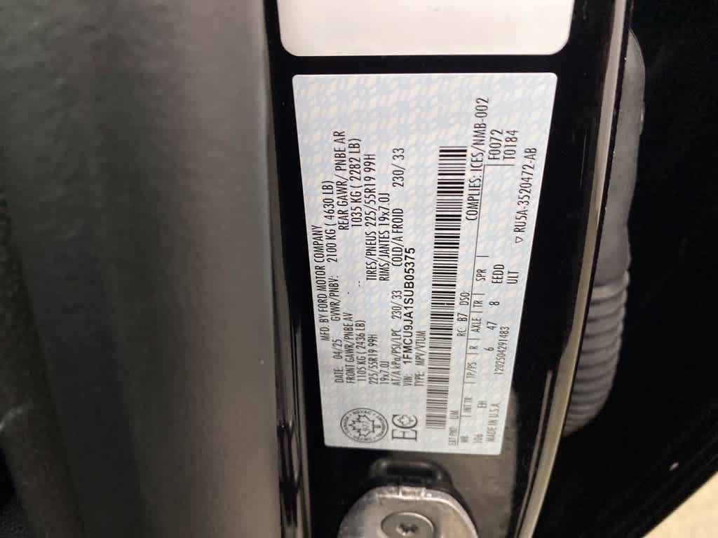 Used 2025 Ford Escape Platinum AWD/4WD image 28