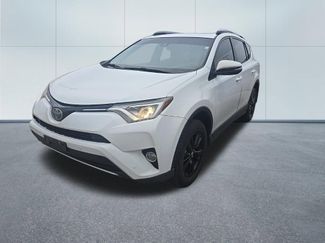 Used 2017 Toyota RAV4 XLE video 2