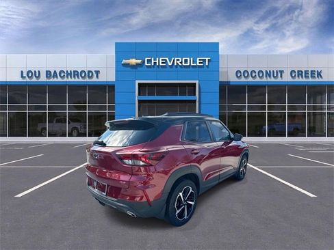 Used 2021 Chevrolet TrailBlazer RS w/ Sun and Liftgate Package image 8