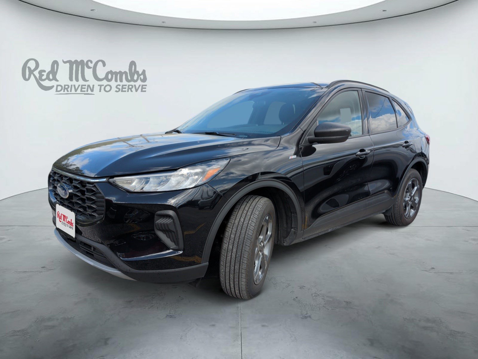 Certified 2025 Ford Escape ST-Line AWD/4WD image 1
