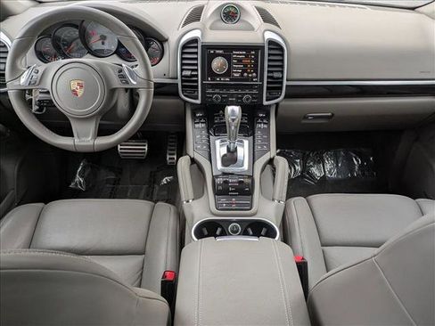 Used 2013 Porsche Cayenne S image 19