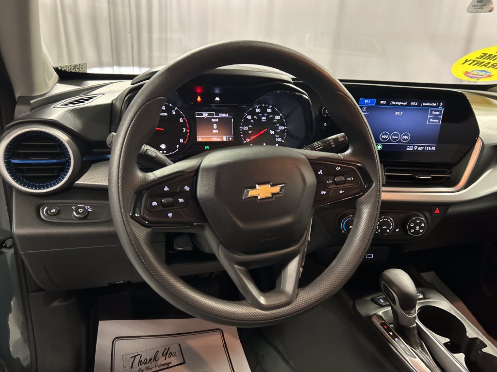 Used 2026 Chevrolet Trax LS w/ LS Convenience Package FWD image 13