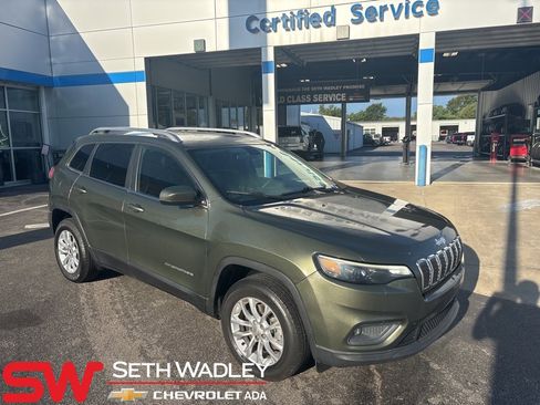 Used 2019 Jeep Cherokee Latitude w/ Popular Appearance Group image 1