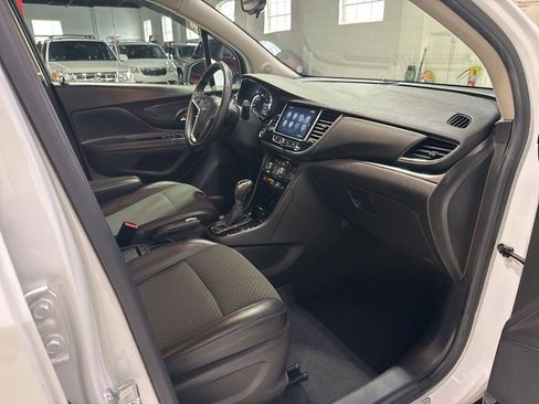 Used 2018 Buick Encore Preferred image 39
