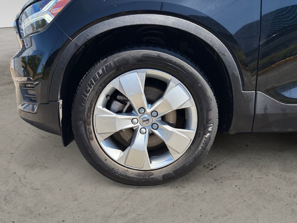 Used 2022 Volvo XC40 T5 Momentum AWD/4WD image 9