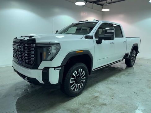 New 2026 GMC Sierra 2500 Denali Ultimate image 3