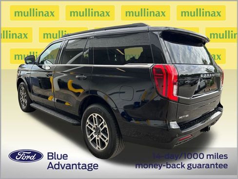 Used 2025 Ford Expedition Active image 3