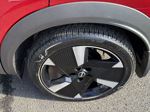 Certified 2025 Nissan Kicks SR image 21