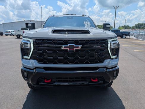 Used 2024 Chevrolet Silverado 2500 ZR2 w/ Technology Package AWD/4WD image 8