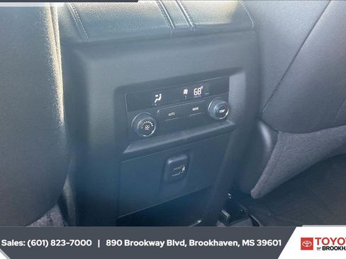 Used 2023 Chevrolet Traverse LT w/ LPO, Floor Liner Package image 24