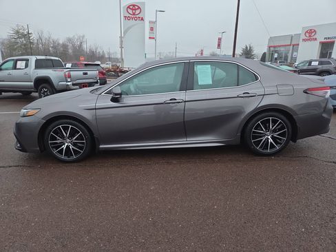 Certified 2023 Toyota Camry SE image 6