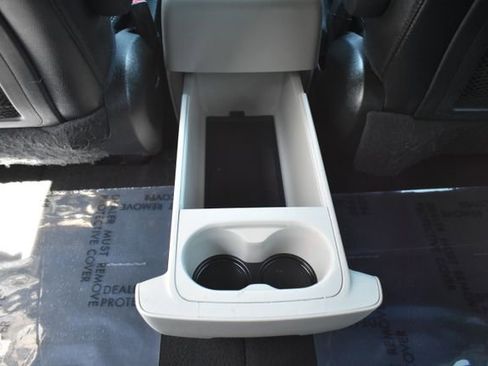 Used 2019 Dodge Grand Caravan SXT FWD image 31