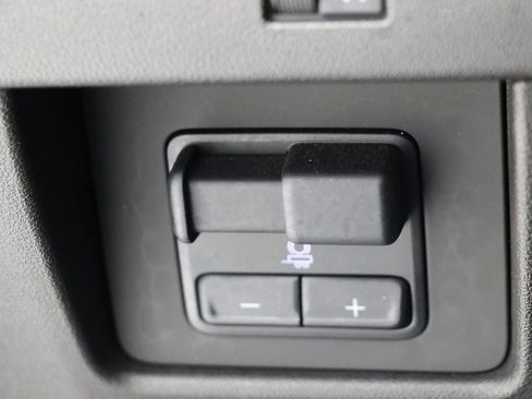 Used 2023 GMC Canyon Denali image 34