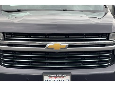 Used 2022 Chevrolet Suburban LT w/ Luxury Package image 48