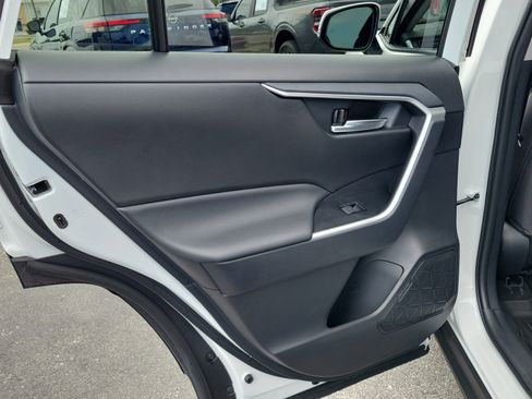 Used 2025 Toyota RAV4 XLE AWD/4WD image 13