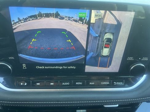 Used 2023 Nissan Rogue SL w/ SL Premium Package image 15