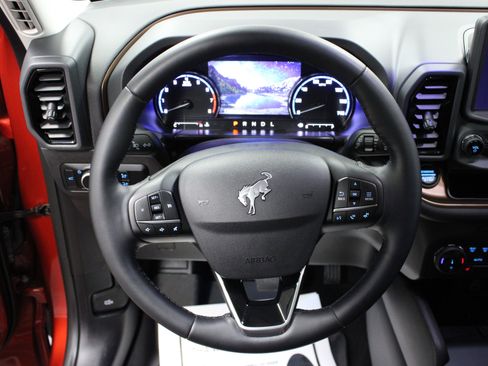 Used 2024 Ford Bronco Sport Outer Banks w/ Tech Package image 17