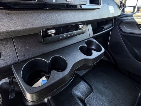 Used 2025 Mercedes-Benz Sprinter 2500 image 18