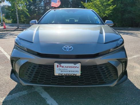 Used 2026 Toyota Camry SE FWD image 9