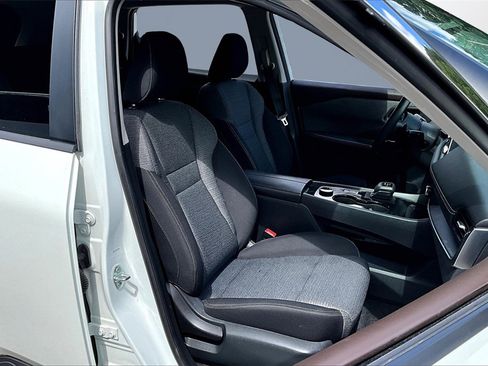 Used 2021 Nissan Rogue S image 27