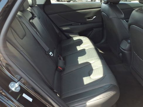 Used 2023 Hyundai Elantra Limited image 20