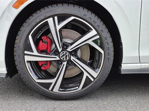 New 2026 Volkswagen GTI SE FWD image 10