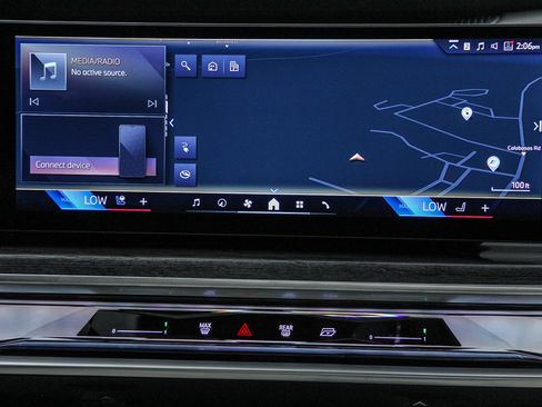 Used 2025 BMW i7 xDrive60 image 15