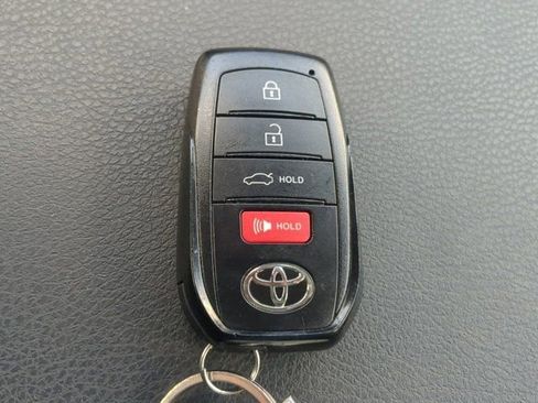 Used 2025 Toyota Camry LE image 28