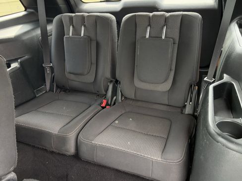 Used 2019 Ford Explorer XLT w/ Equipment Group 201A image 27