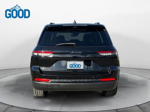 Used 2023 Jeep Grand Cherokee Limited w/ Luxury Tech Group II image 4