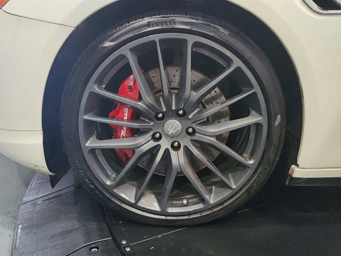 Used 2014 Maserati Quattroporte GTS RWD image 15