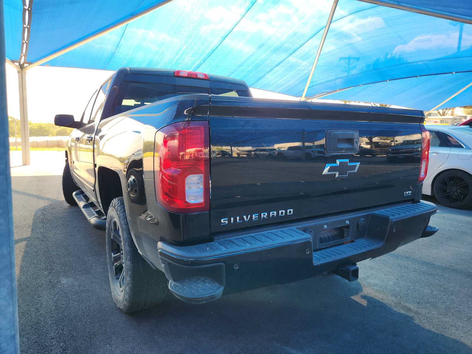 Used 2017 Chevrolet Silverado 1500 LTZ Z71 w/ Midnight Edition AWD/4WD image 3