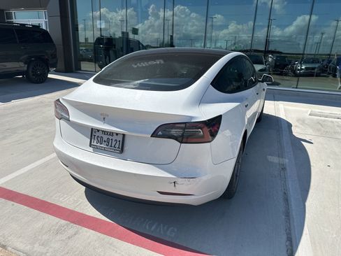 Used 2022 Tesla Model 3 RWD image 7