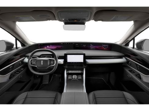 Used 2025 Lincoln Nautilus Premier AWD/4WD image 7