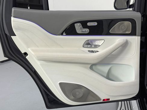 Used 2023 Mercedes-Benz Maybach GLS 600 4MATIC image 62