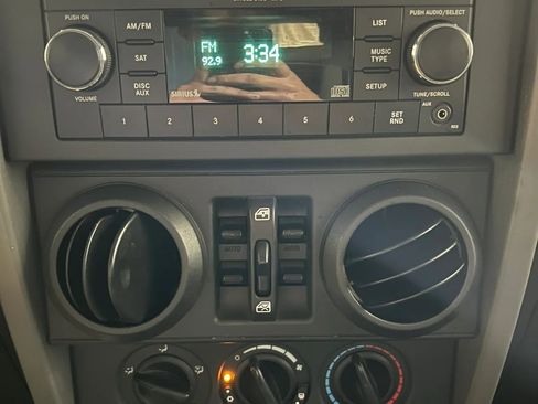 Used 2010 Jeep Wrangler Unlimited Sport RWD image 16