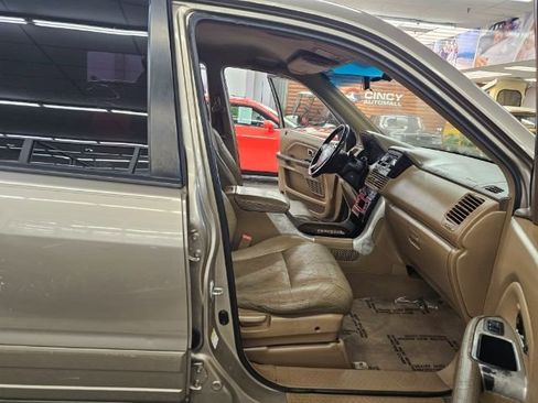 Used 2004 Honda Pilot EX image 12
