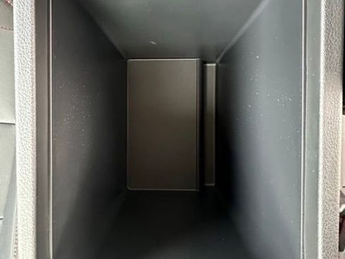 Used 2025 Nissan Sentra SR w/ SR Premium Package image 16