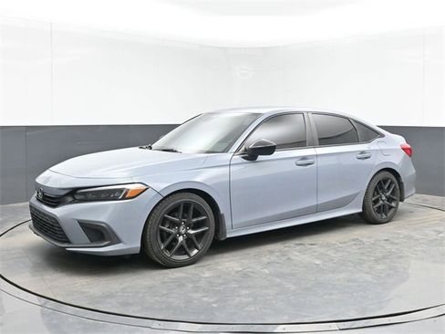 Used 2022 Honda Civic Sport image 2