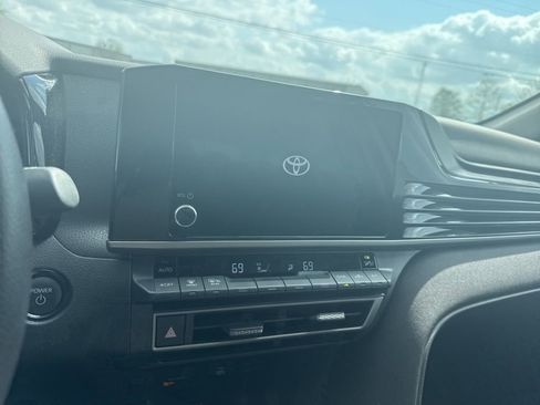 Used 2025 Toyota Camry LE image 14