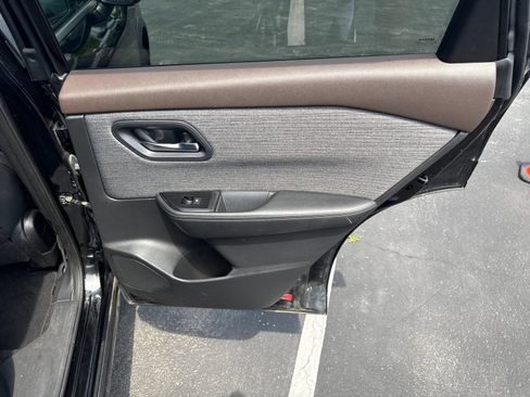 Used 2022 Nissan Rogue SV AWD/4WD image 24