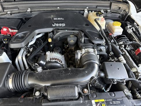 Used 2020 Jeep Wrangler Unlimited Sport S AWD/4WD image 33