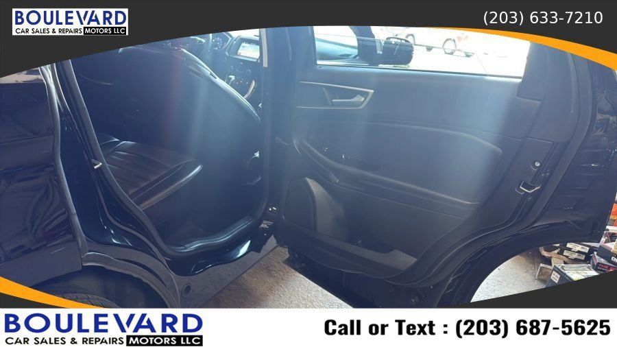 Used 2018 Ford Edge SEL w/ Equipment Group 201A AWD/4WD image 36