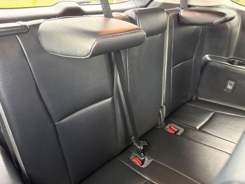 Used 2021 Toyota Highlander XLE AWD/4WD image 13