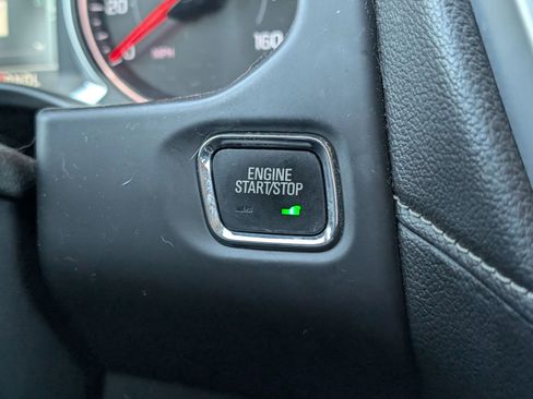 Used 2018 GMC Acadia SLT image 25