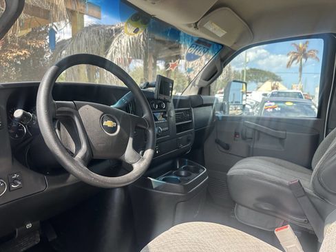 Used 2016 Chevrolet Express 4500 w/ Chrome Appearance Package image 7